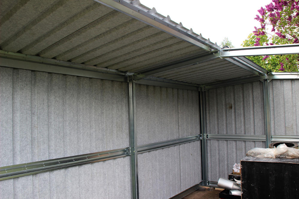 Metal Shed 05.JPG